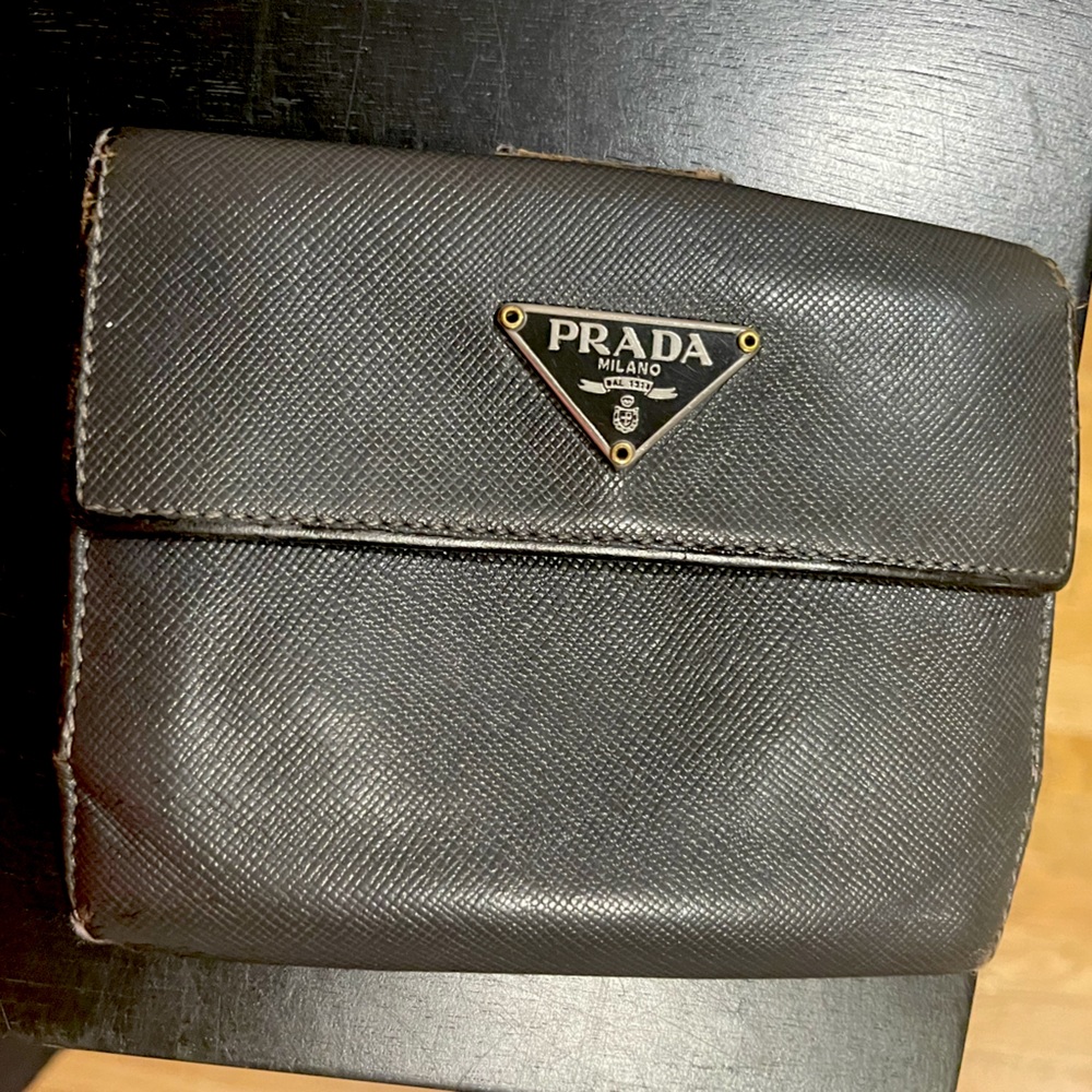 Prada wallet - Picture 1 of 10